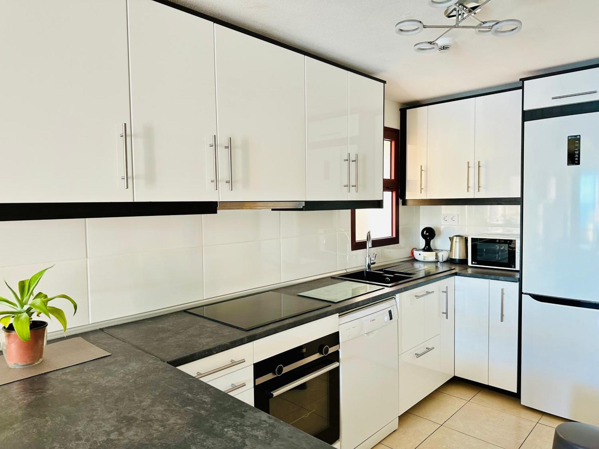 Su Eminencia - Sea View Apartment With Modern Comforts Плая дел Кура Екстериор снимка
